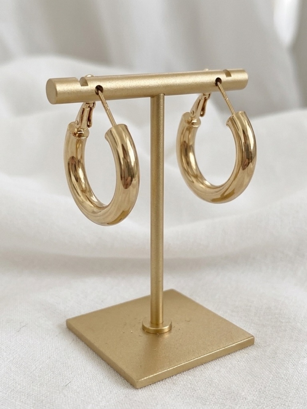 14k-gold-plated women’s 25mm hoop earrings hypoallergenic - Picture 1 of 6